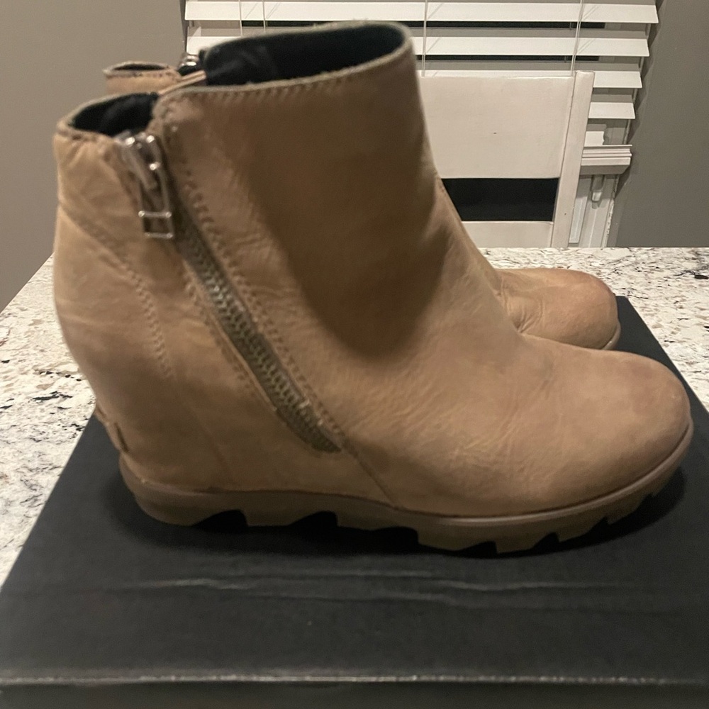 Sorel Joan of Arctic II Wedge Boots Size 8 Ash Brown